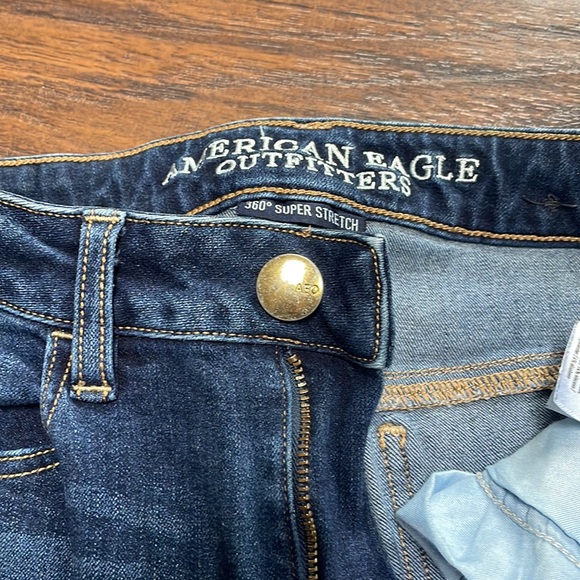 Women’s American Eagle 360° Super Stretch Hi-Rise Jegging - Picture 2 of 6